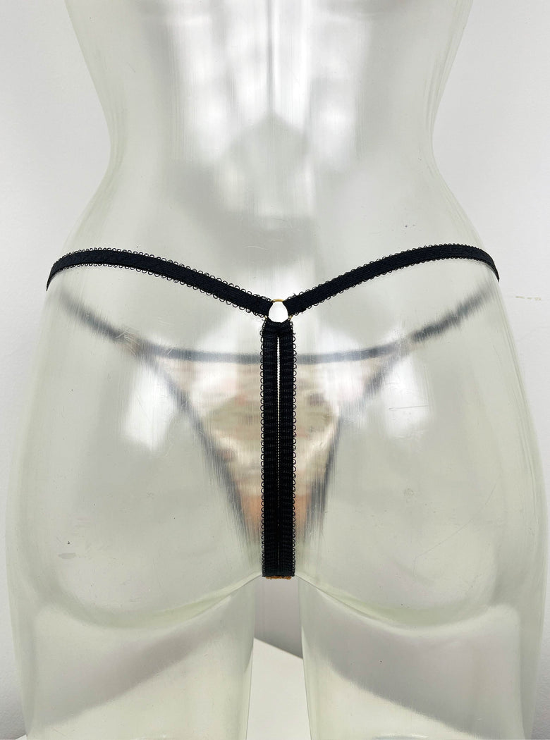 Beyond Sustainable G-String SSS1318