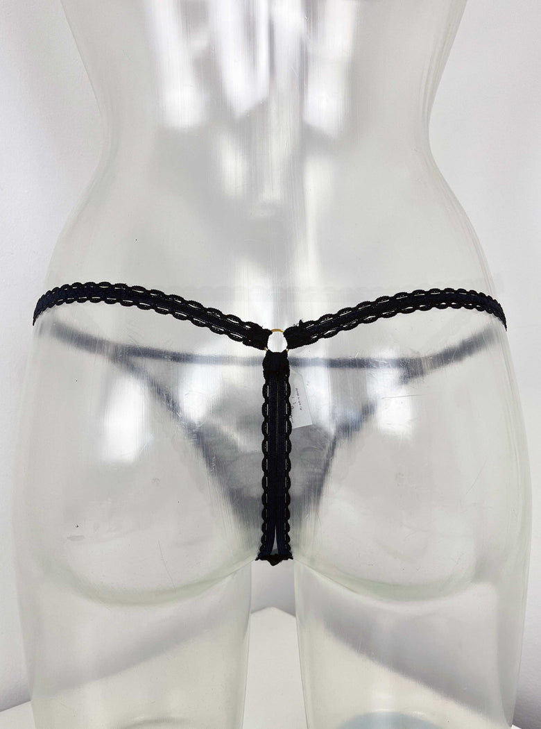 Beyond Sustainable G-String SSS1253