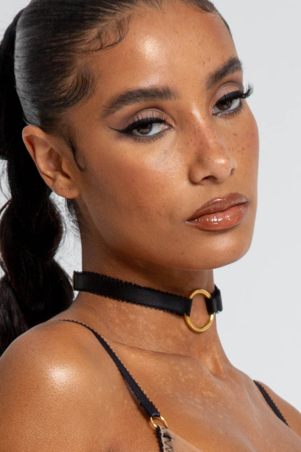 Edge o' Beyond Noir O' Choker